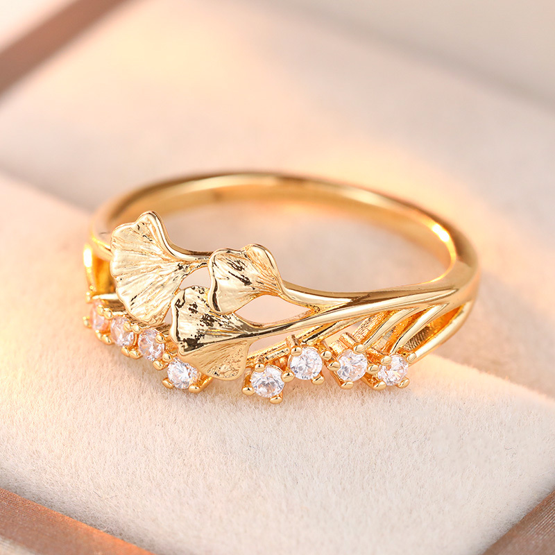 Ginkgo Leaf Ring with Synthetic Zirconia, Elegant Bling for Daily Wear